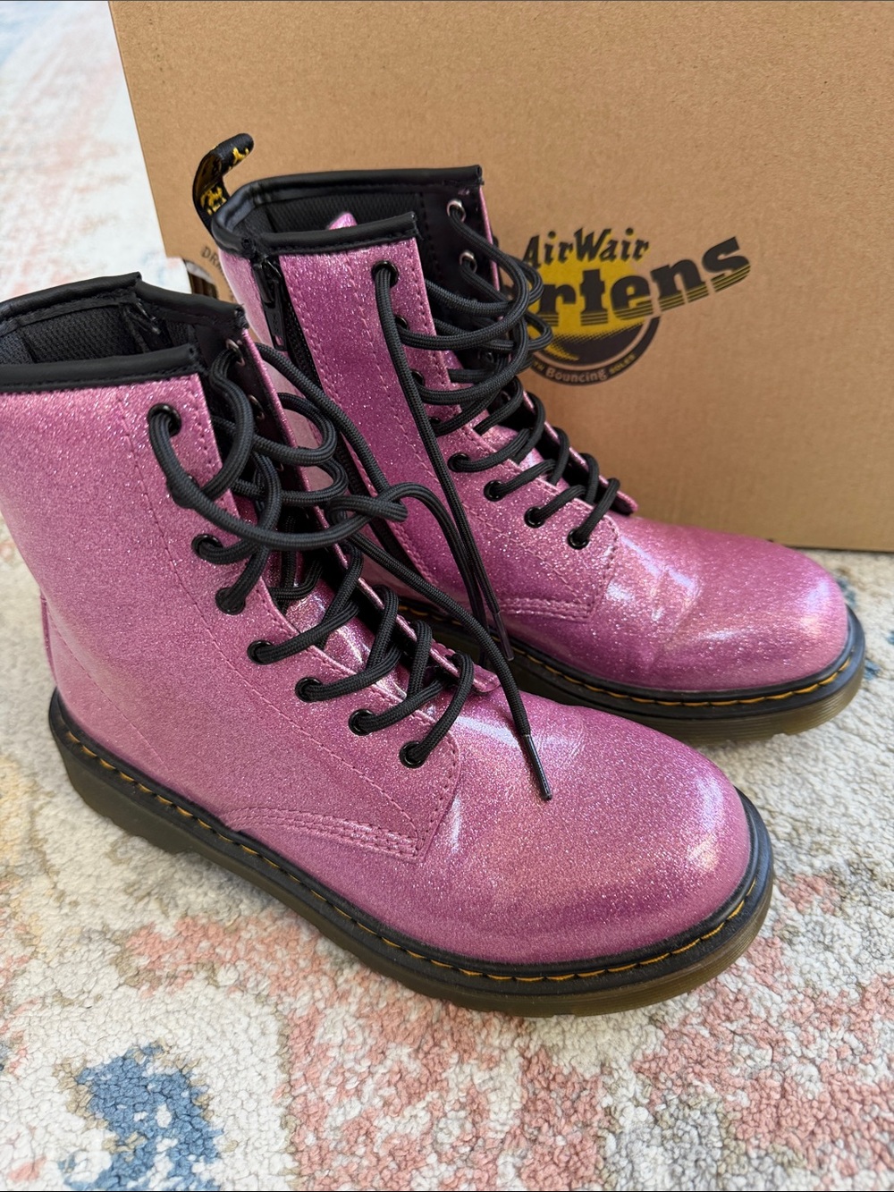 Dr martens doc martens pink sparkle glitter combat boots women’s girls 6 new